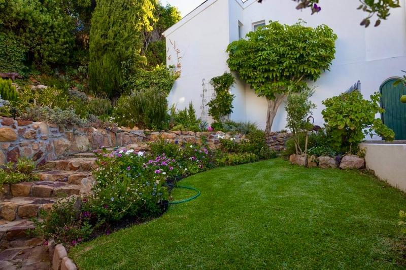 To Let 2 Bedroom Property for Rent in Simons Town Western Cape